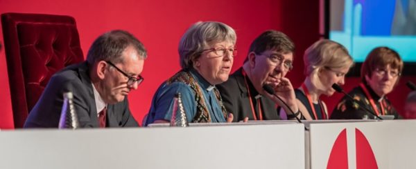 Conferenza metodista britannica. Si discute di matrimonio tra persone delle stesso sesso e unioni civili