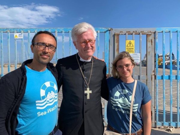 Minacce al vescovo Bedford-Strohm per il suo impegno a favore dei migranti