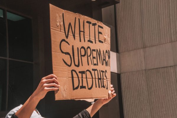 “Il suprematismo bianco non è più accettabile”